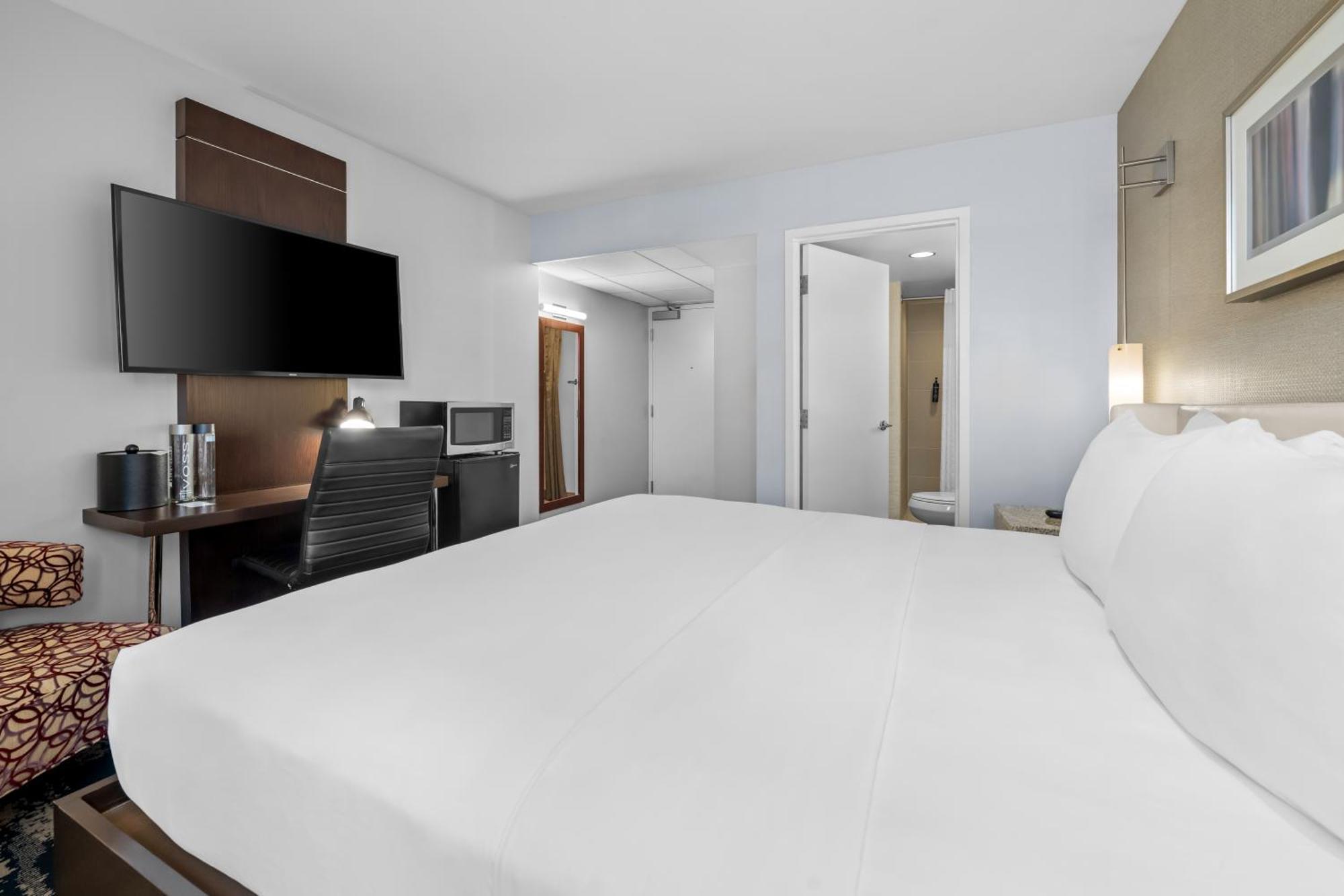 Zimmer mit Kingsize-Bett
